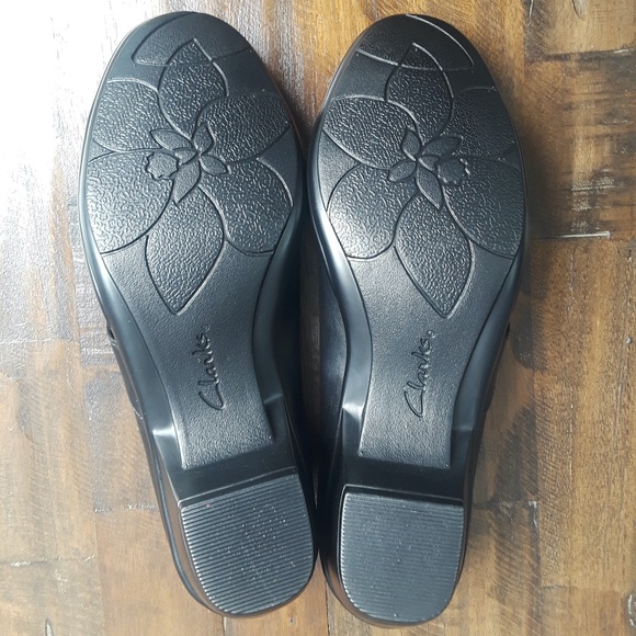 Vintage Clarks Black Leather Slip-on heels - Picture 9 of 10